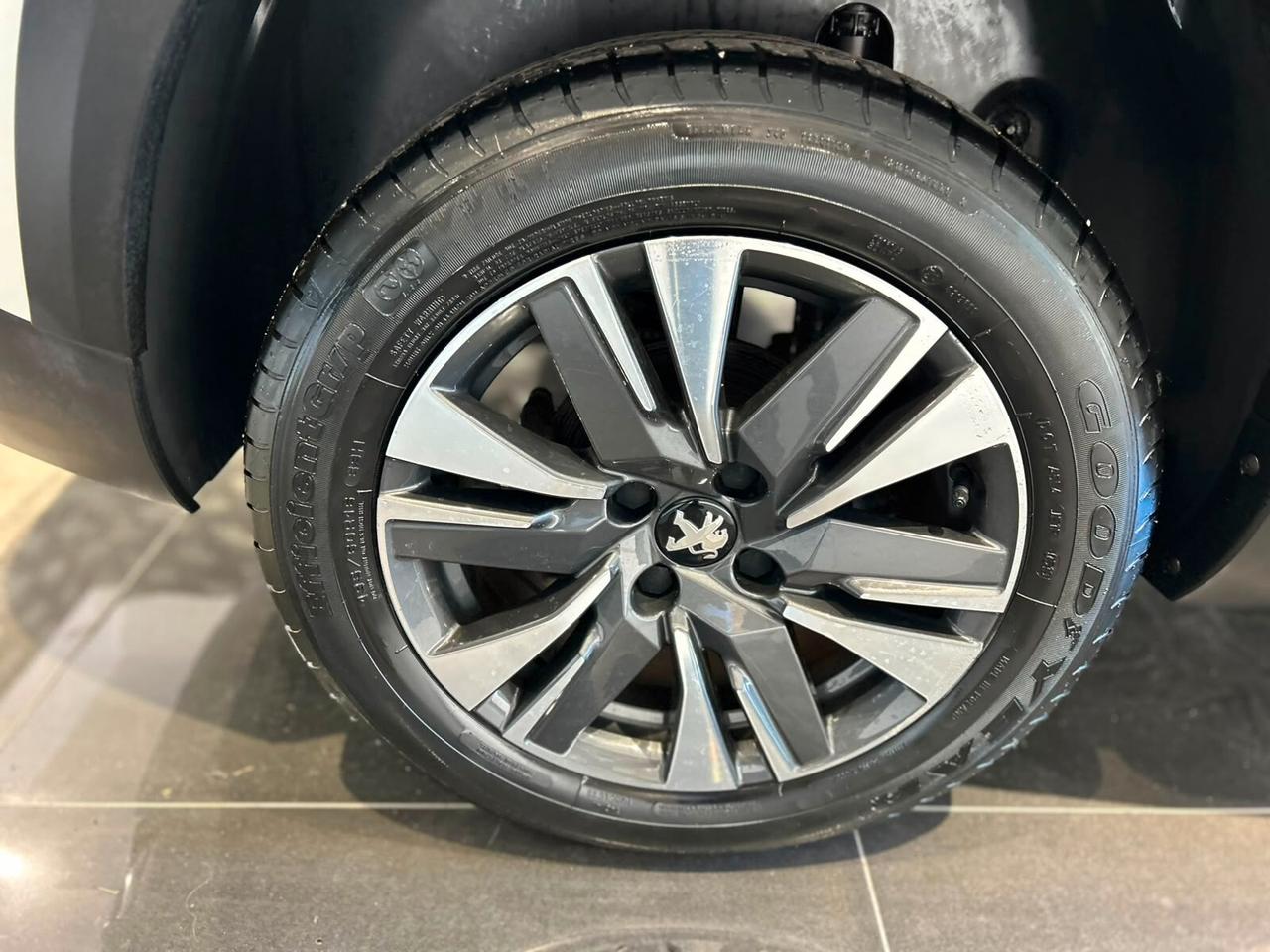 Peugeot 2008 PureTech 82 S&S Allure