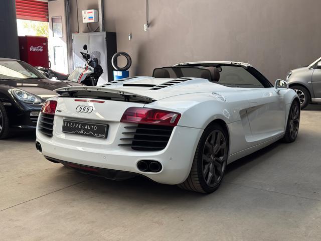 AUDI R8 Spyder 4.2 V8 FSI quattro R tronic