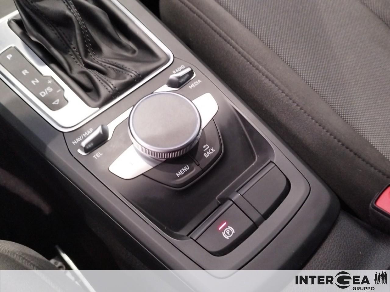 AUDI Q2 30 2.0 tdi S line edition s-tronic