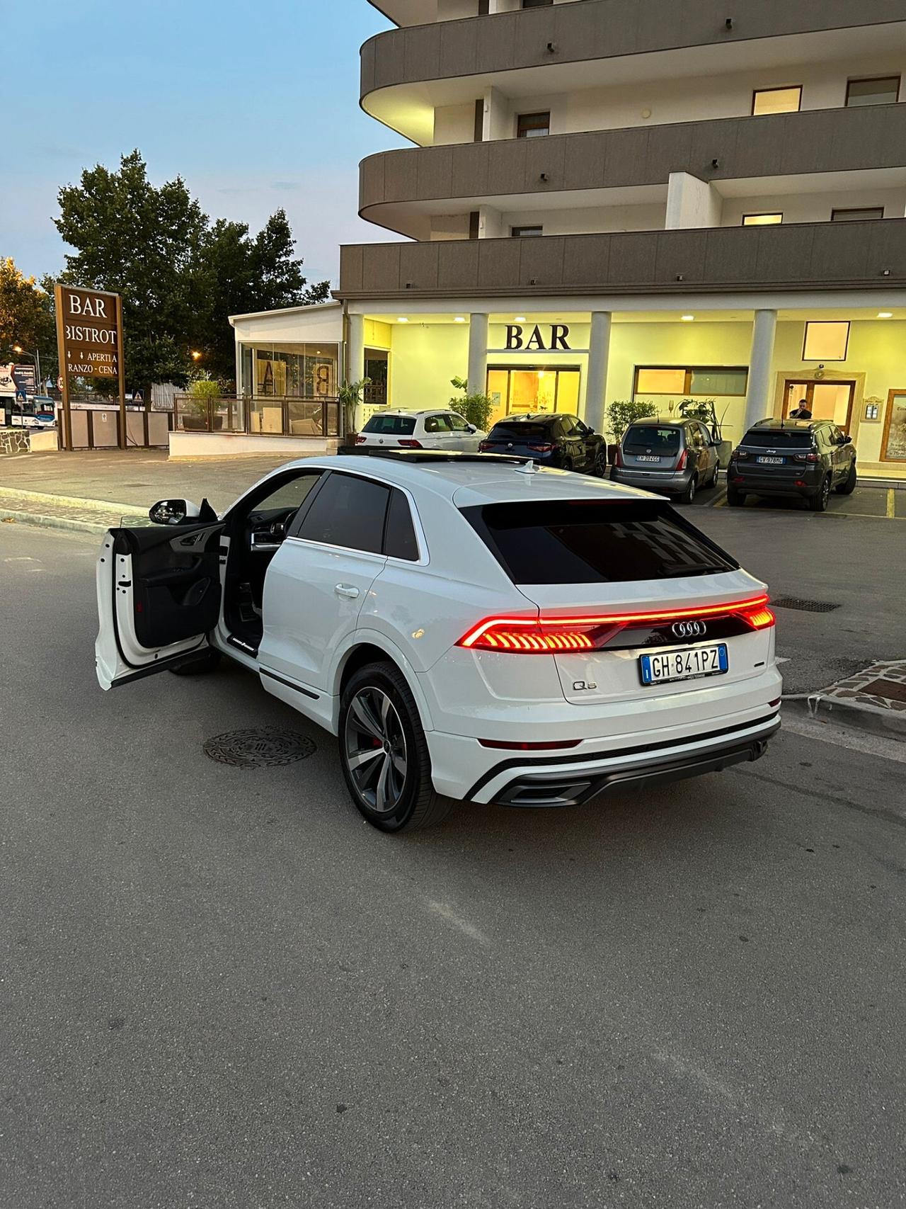 Audi Q8 50 TDI 286 CV quattro tiptronic Sport