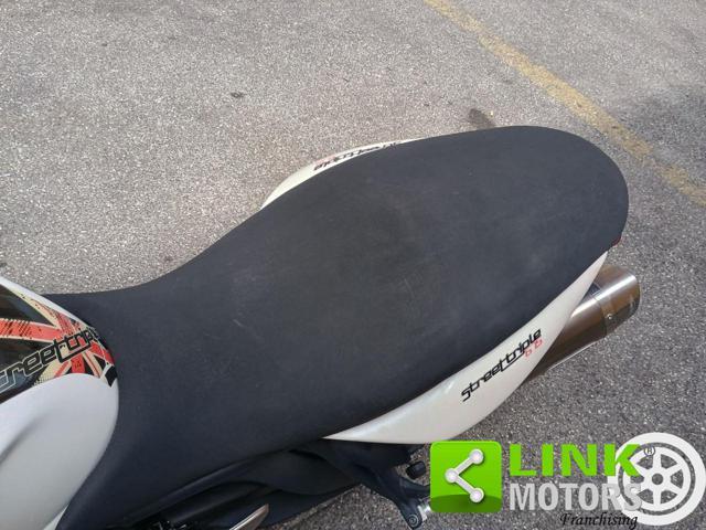 TRIUMPH Street Triple 675 Triple