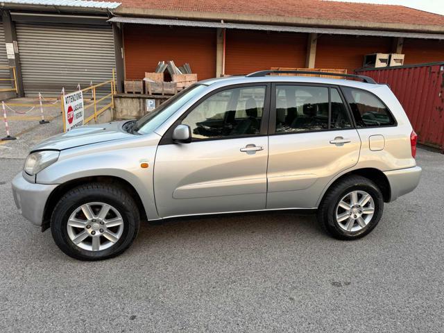 TOYOTA RAV 4 MY23 RAV4 2.0Tdi D-4D cat 5P Sol senza lavoro da fare