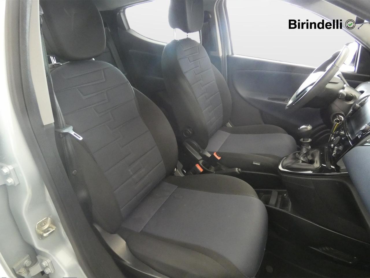 LANCIA Ypsilon 3ª serie - Ypsilon 1.0 FireFly 5 porte S&S Hybrid Platino