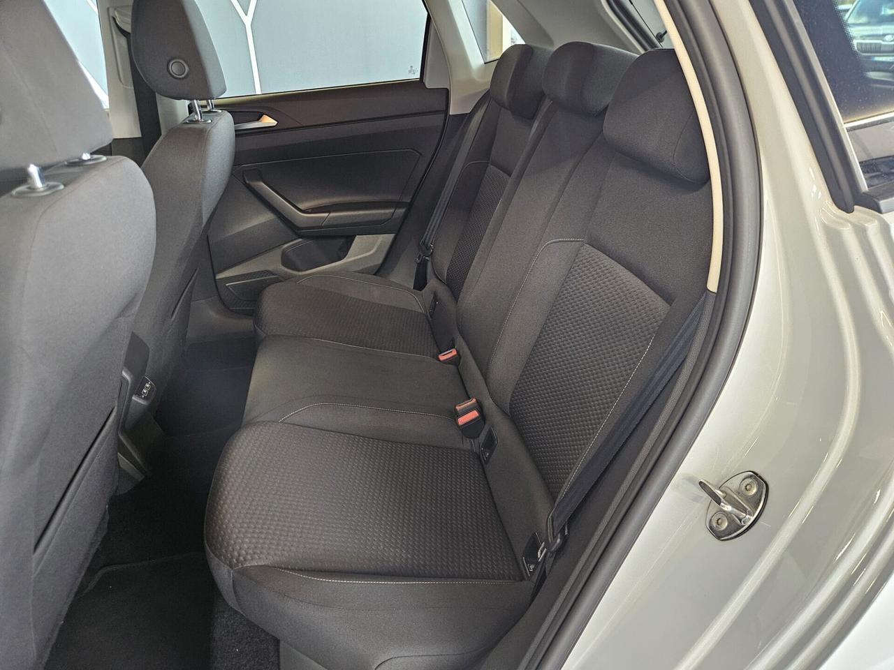 Volkswagen Polo VI 2017 5p 1.0 tgi Trendline 90cv R-Line