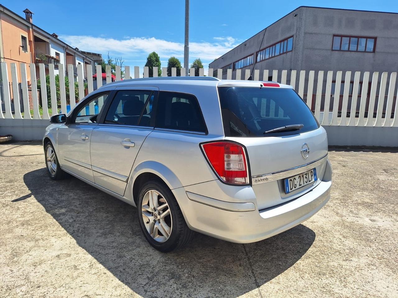 Opel Astra 1.4 16V GPL
