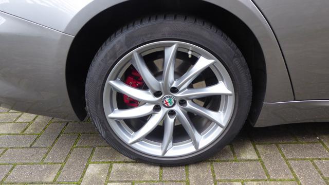 ALFA ROMEO Giulia 2.2 Turbodiesel 210 CV AT8 AWD Q4 Veloce