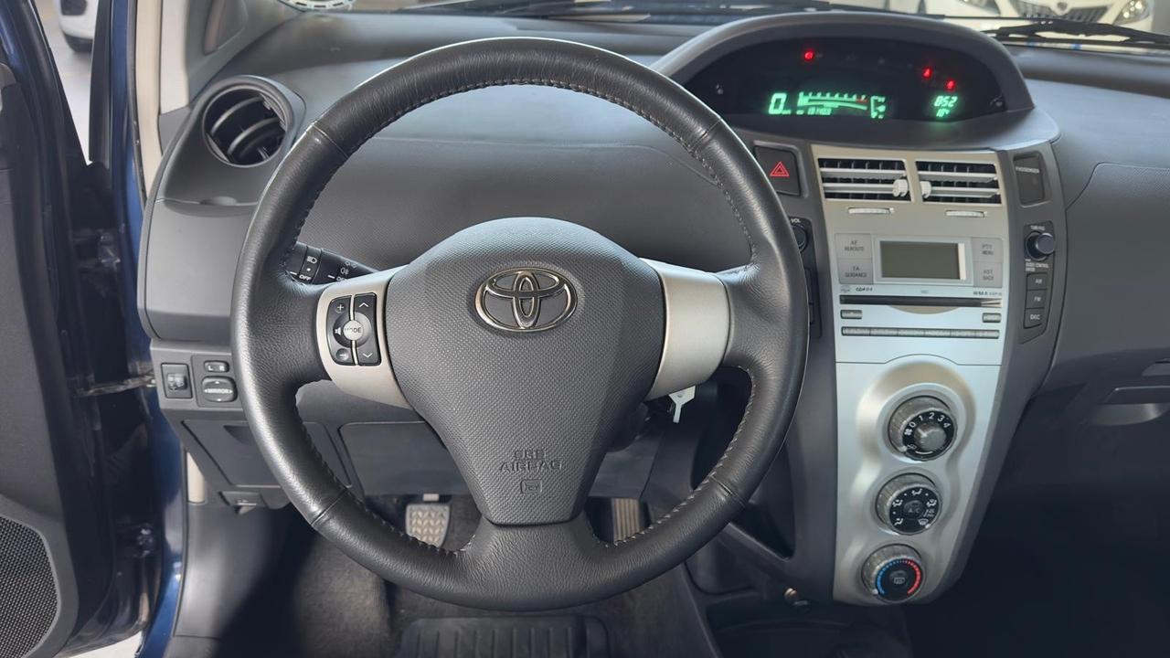 Toyota Yaris 1.0 5 porte Sol
