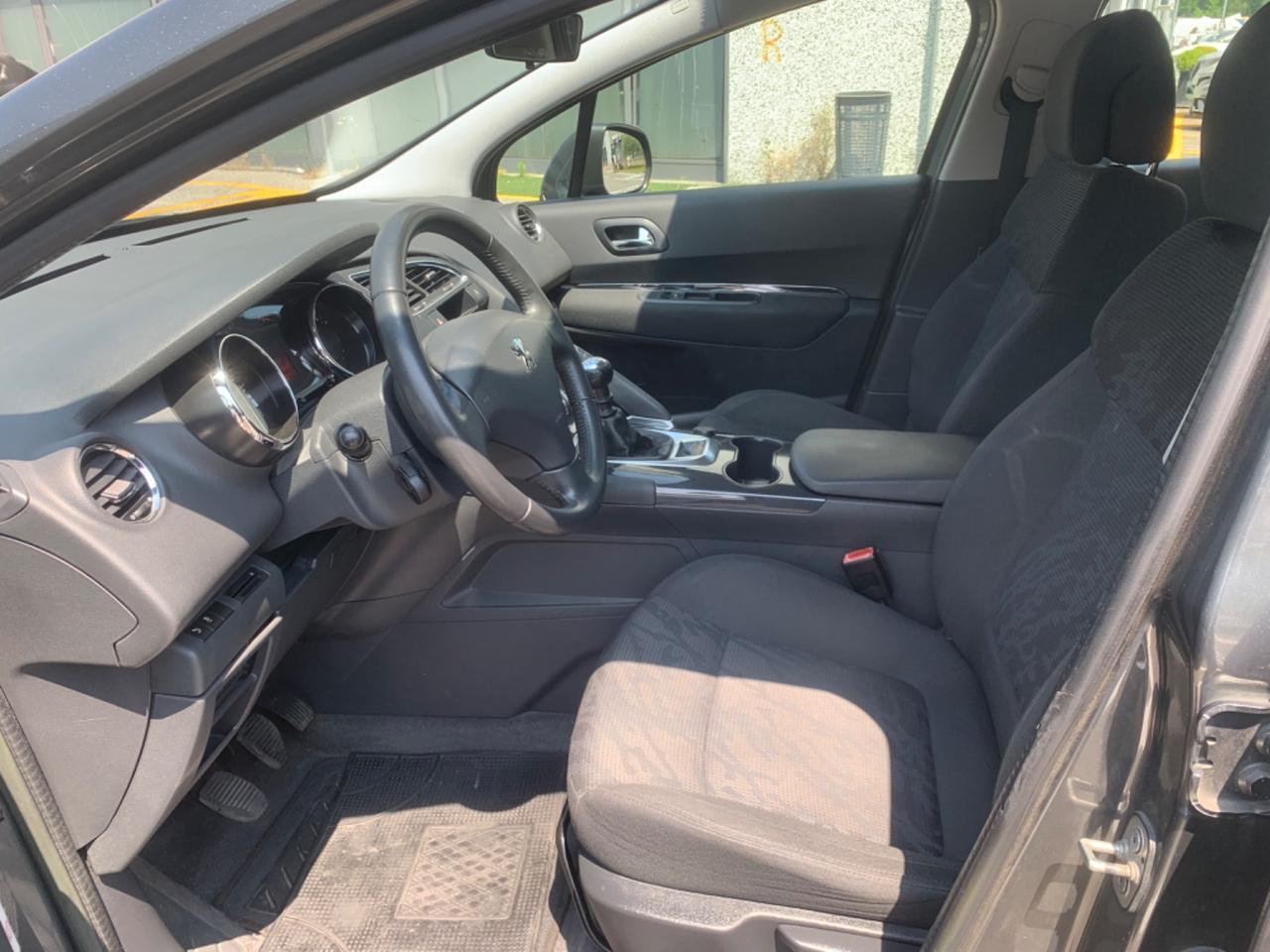 Peugeot 3008 1.6 HDi 115CV Business