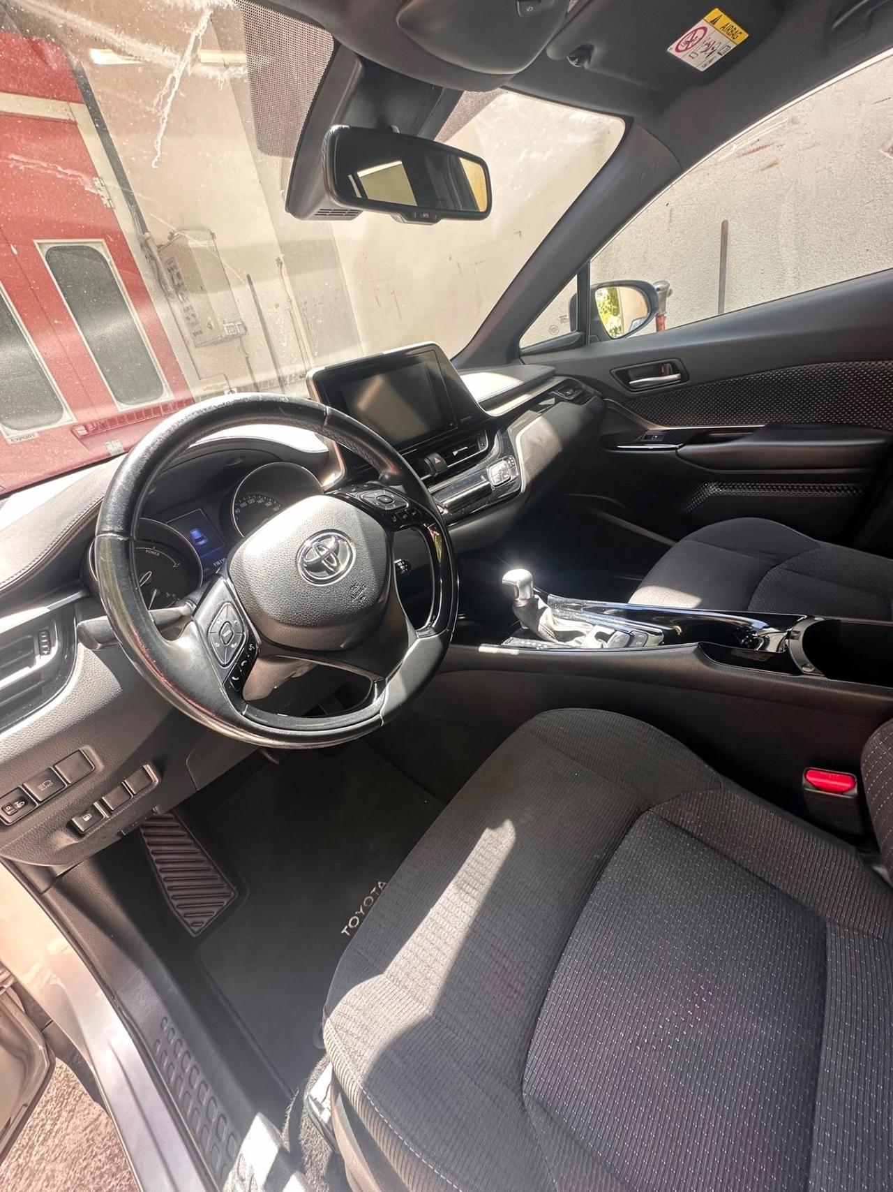 Toyota C-HR 1.8 Hybrid E-CVT Style+