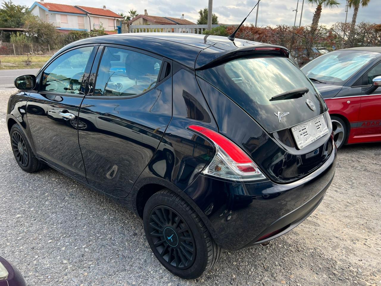 Lancia Ypsilon 1.2 69 CV 5 porte S&S Gold