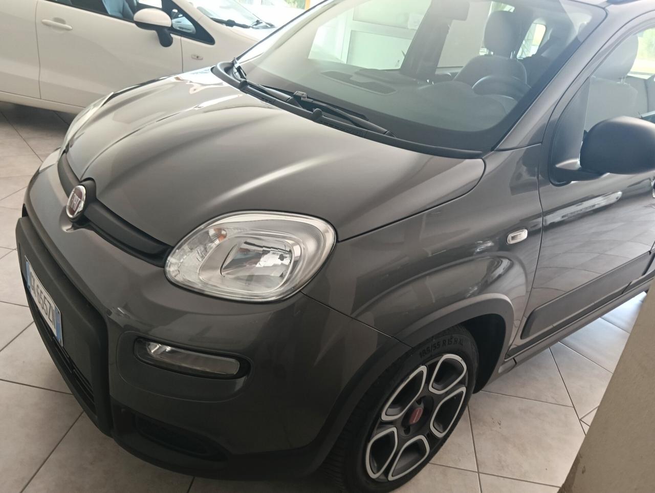 Fiat Panda Hybrid city life