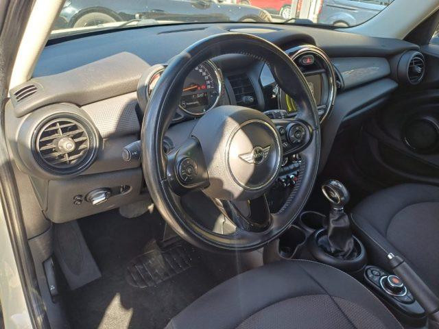 MINI Cooper D 1500 5 PORTE 116CV AUTOM. NAV PDC CERCHI ITALIA