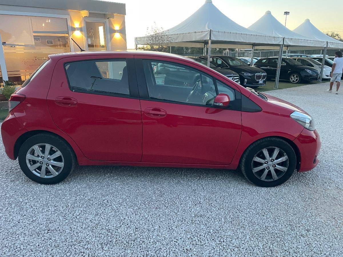 TOYOTA - Yaris - 1.3 5p. Lounge Multidrive S