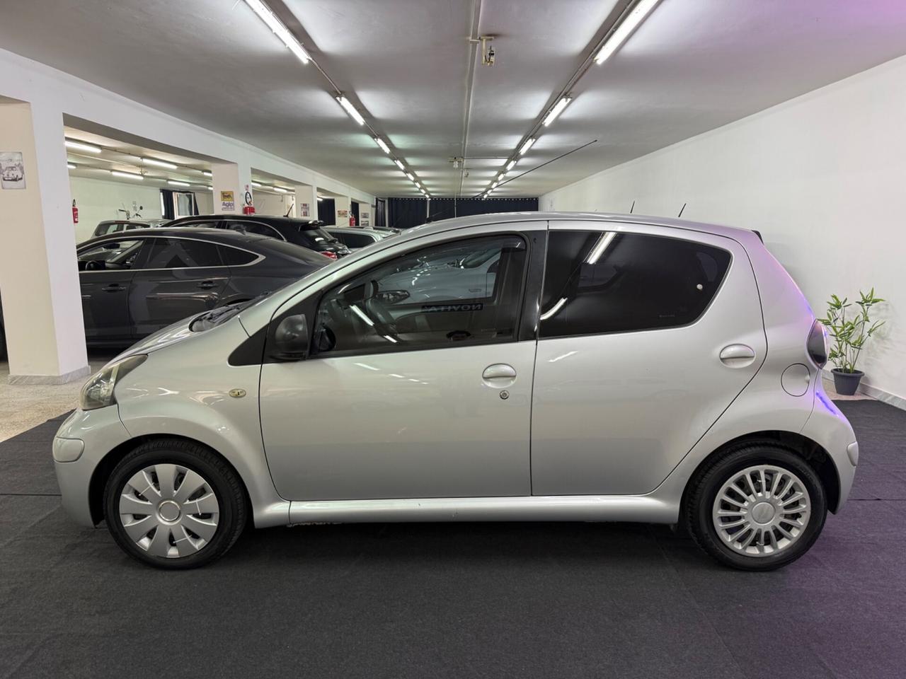 TOYOTA Aygo 2010 1.0 VVT-i 68cv 5 porte Sol