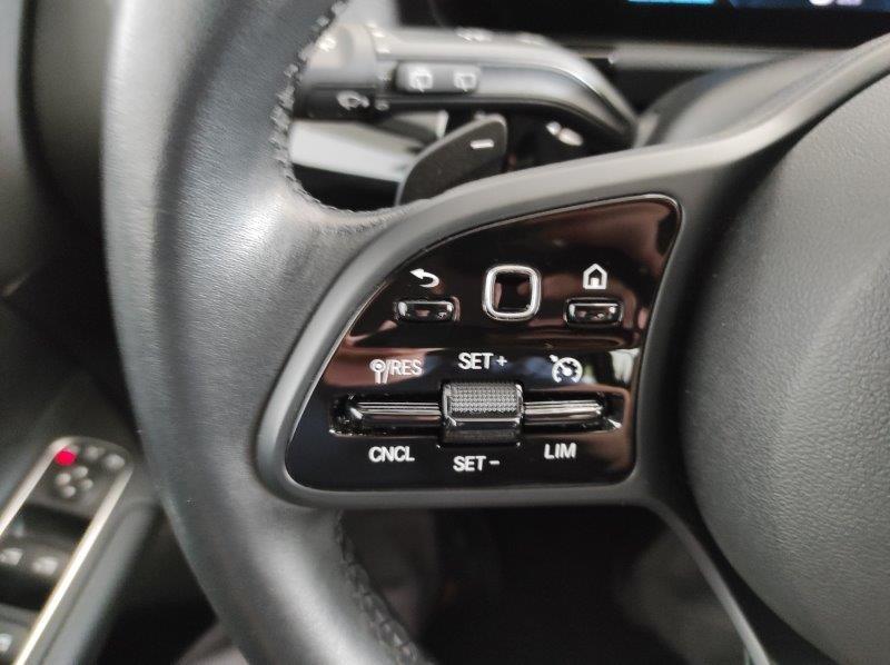Mercedes-Benz GLA (H247) - GLA 200 d Automatic Business