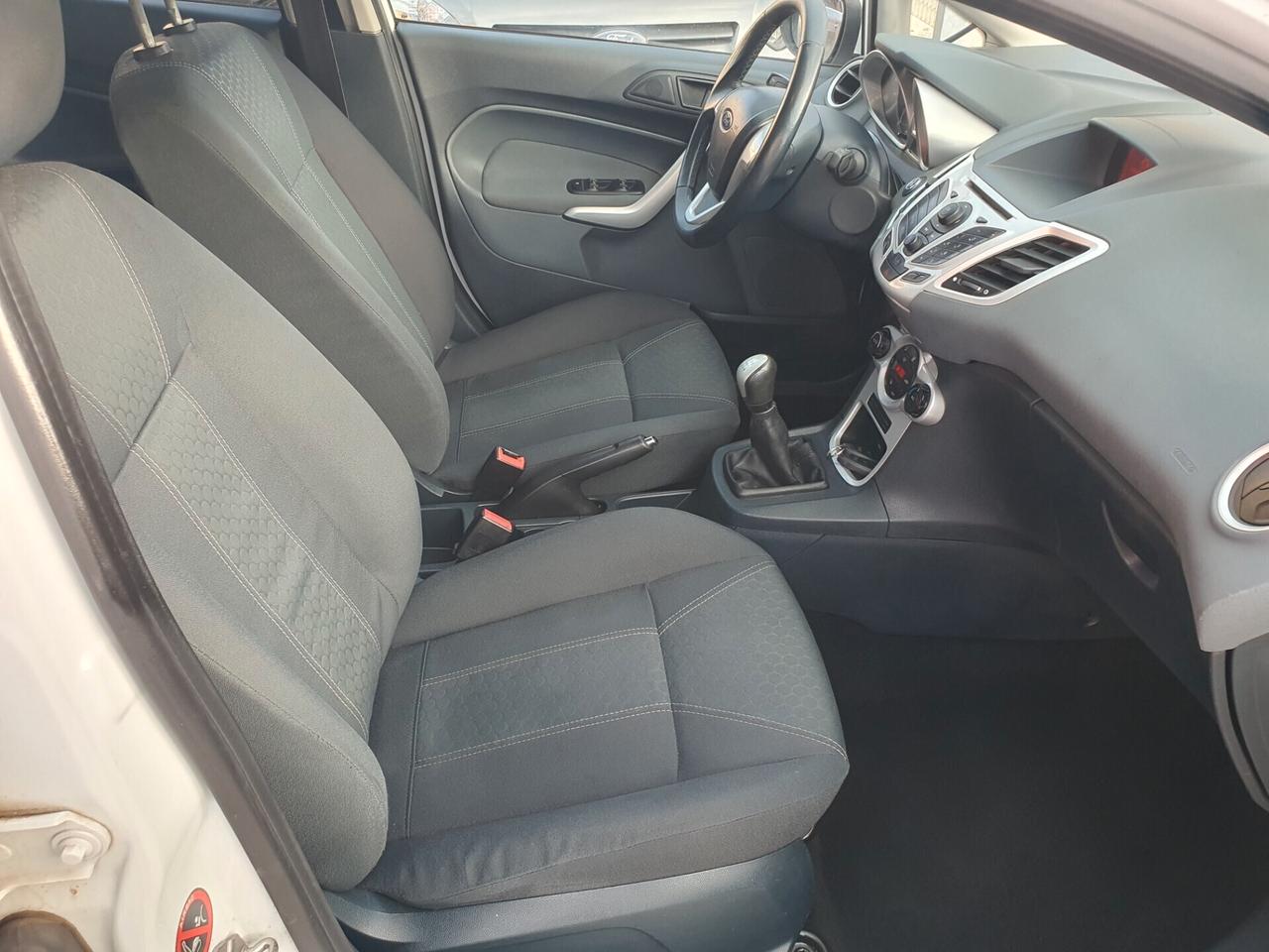 Ford Fiesta 1.4 TDCi 5p. Neopatentati manuale 2010