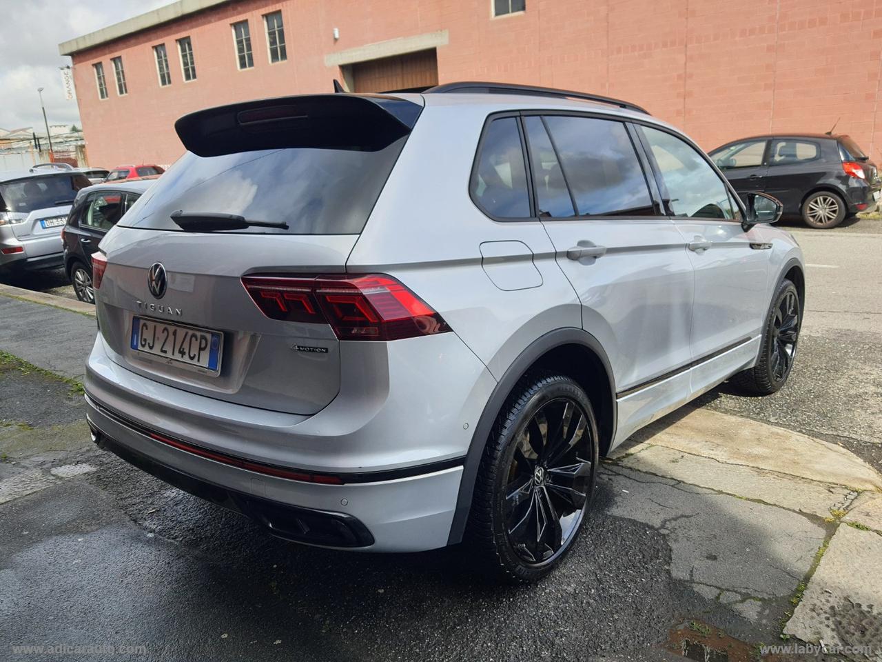 VOLKSWAGEN Tiguan 2.0 TDI 200CV SCR DSG 4MOT. R-Line