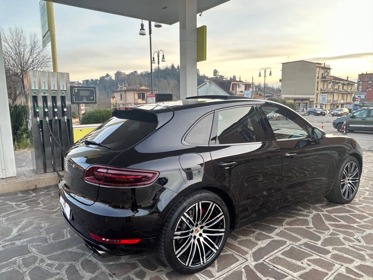 Porsche Macan turbo performance 440CV