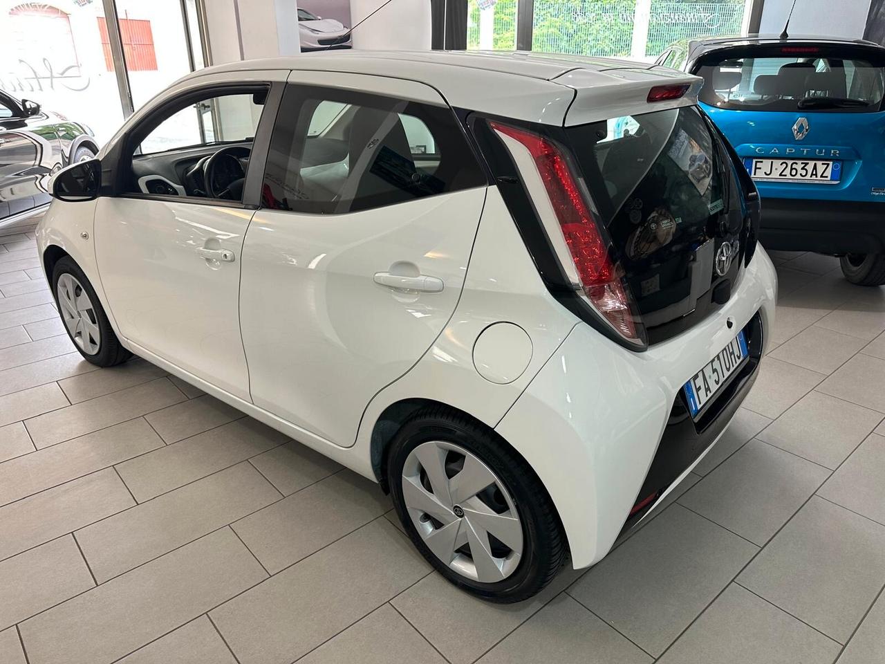 Toyota Aygo 1.0 VVT-i 69 CV 5 porte x-wave