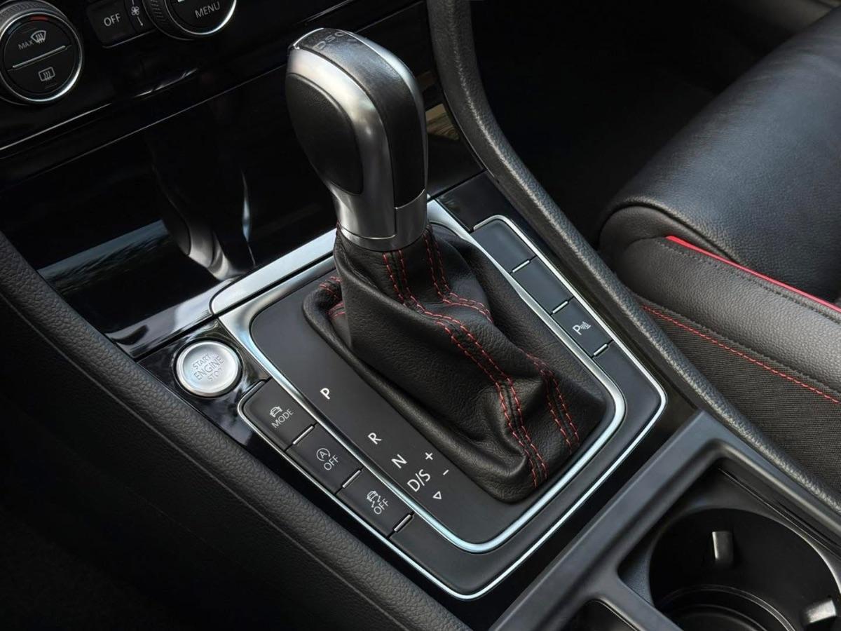 Volkswagen Golf 7.5 GTI 2.0 TSI 245 CV