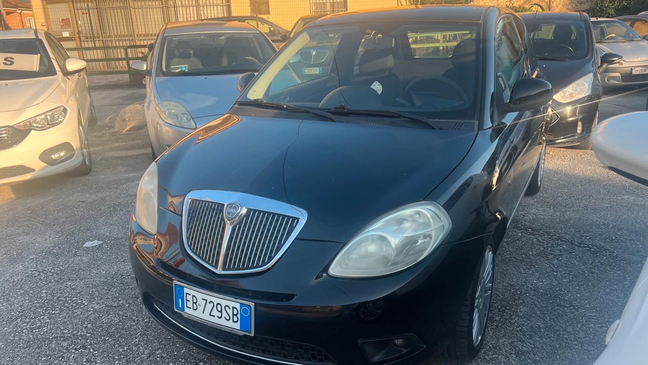 Lancia Ypsilon 1.3 MJT 75 CV Platino* ok neopatentati