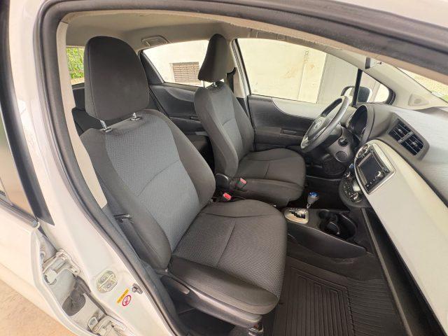 TOYOTA Yaris 1.5 Hybrid 5 porte AUTOMATICA OK NEOPATENTATI