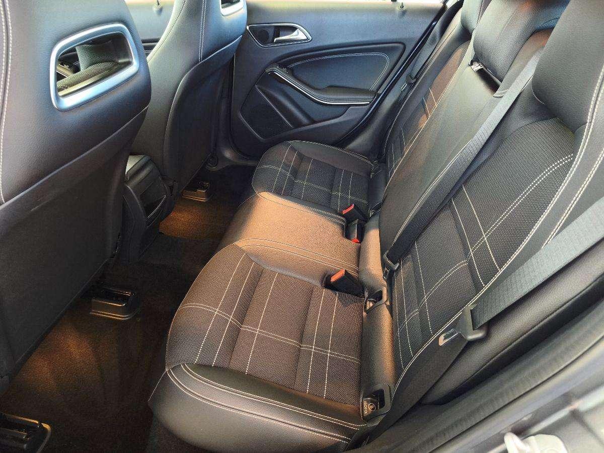 Mercedes-Benz A 180 d Sport Navi/Retro