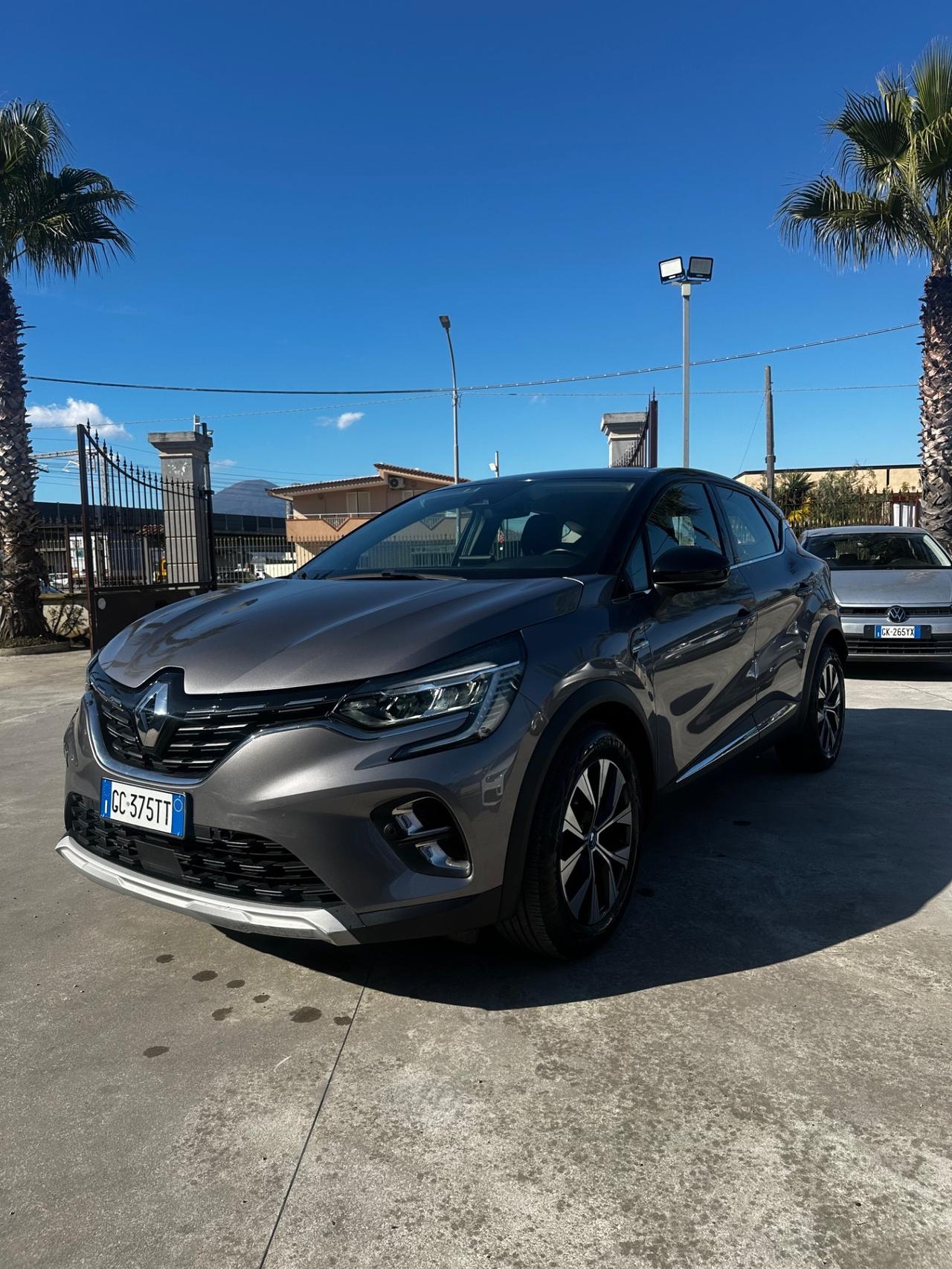 Renault Captur Plug-in Hybrid E-Tech 160 CV Initiale Paris