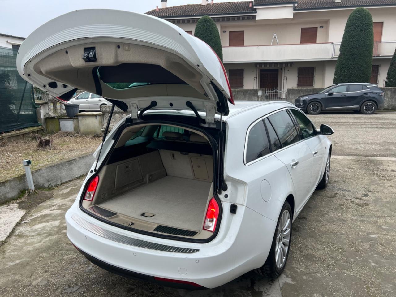 OPEL INSIGNIA AUTOMATICA DIESEL MODELLO SPORT FULL OPTIONAL