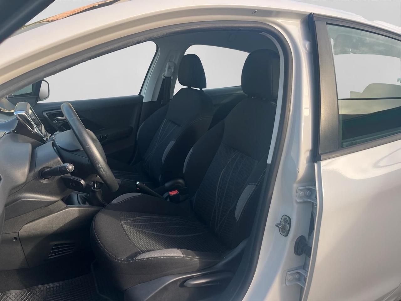Peugeot 208 1.4 HDi 68cv Allure NEOPATENTATI