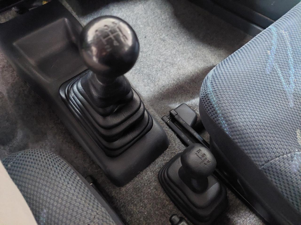 Suzuki Jimny 1.3i 16V cat 4WD JLX