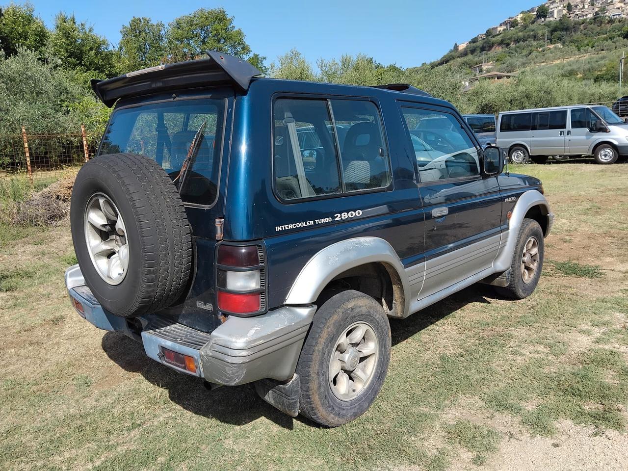 Mitsubishi Pajero 2.8 TDI MT GLS Execut. Autocarro