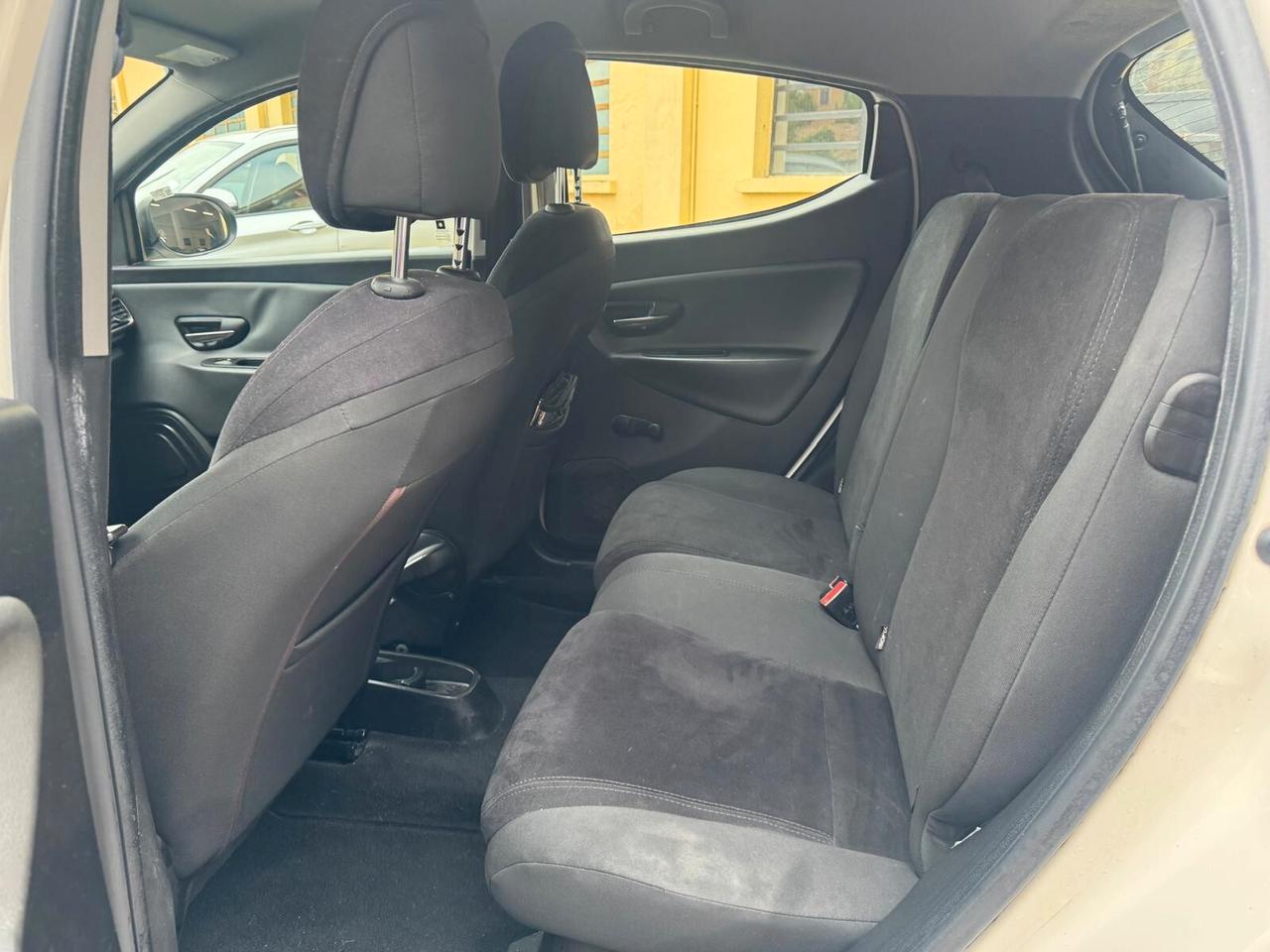 Lancia Ypsilon 2014 0.9 Benz/Metano 85 CV 5 porte