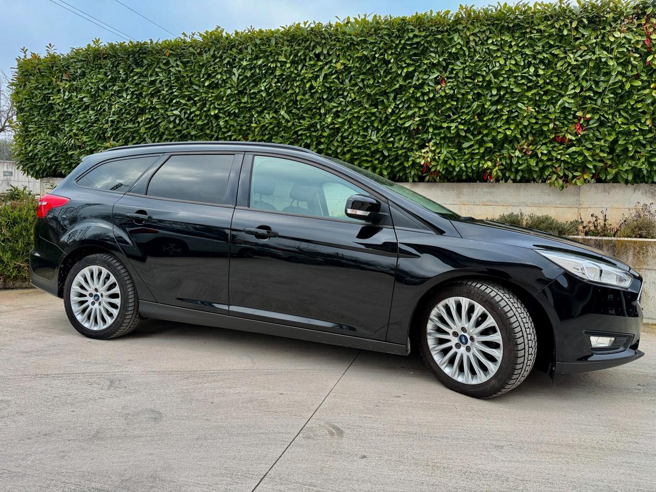 Ford Focus SW 1.0 Eco Boost 125 CV Cambio Automatico.