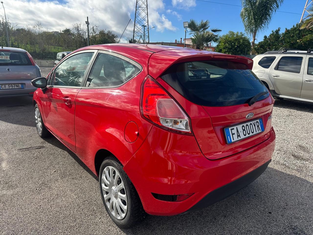 Ford Fiesta 1.5 diesel 2015 12 mesi di garanzia