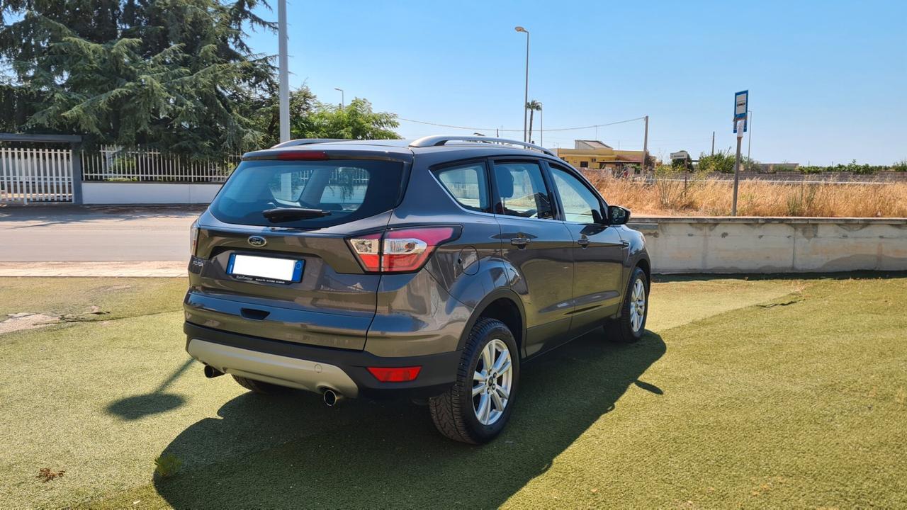 Ford Kuga 1.5 TDCi 120 cv 8v. Business 2017