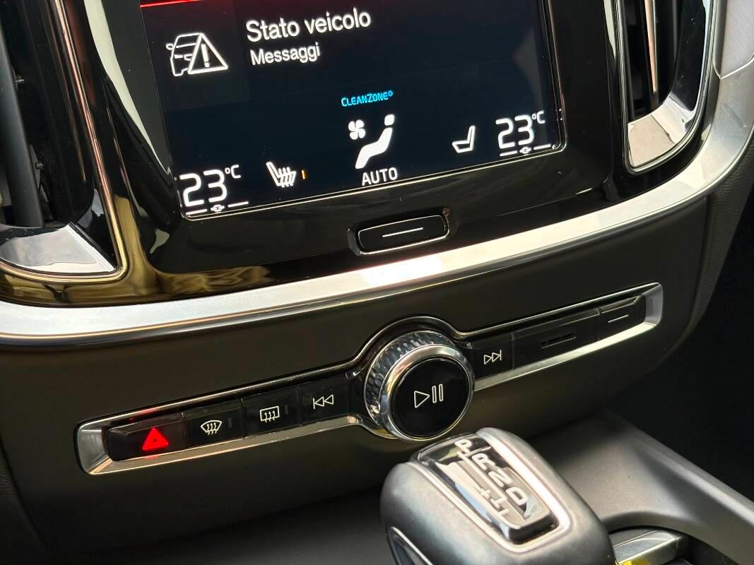 Volvo V60 V60 c.country 2.0 D4 Pro awd geartronic