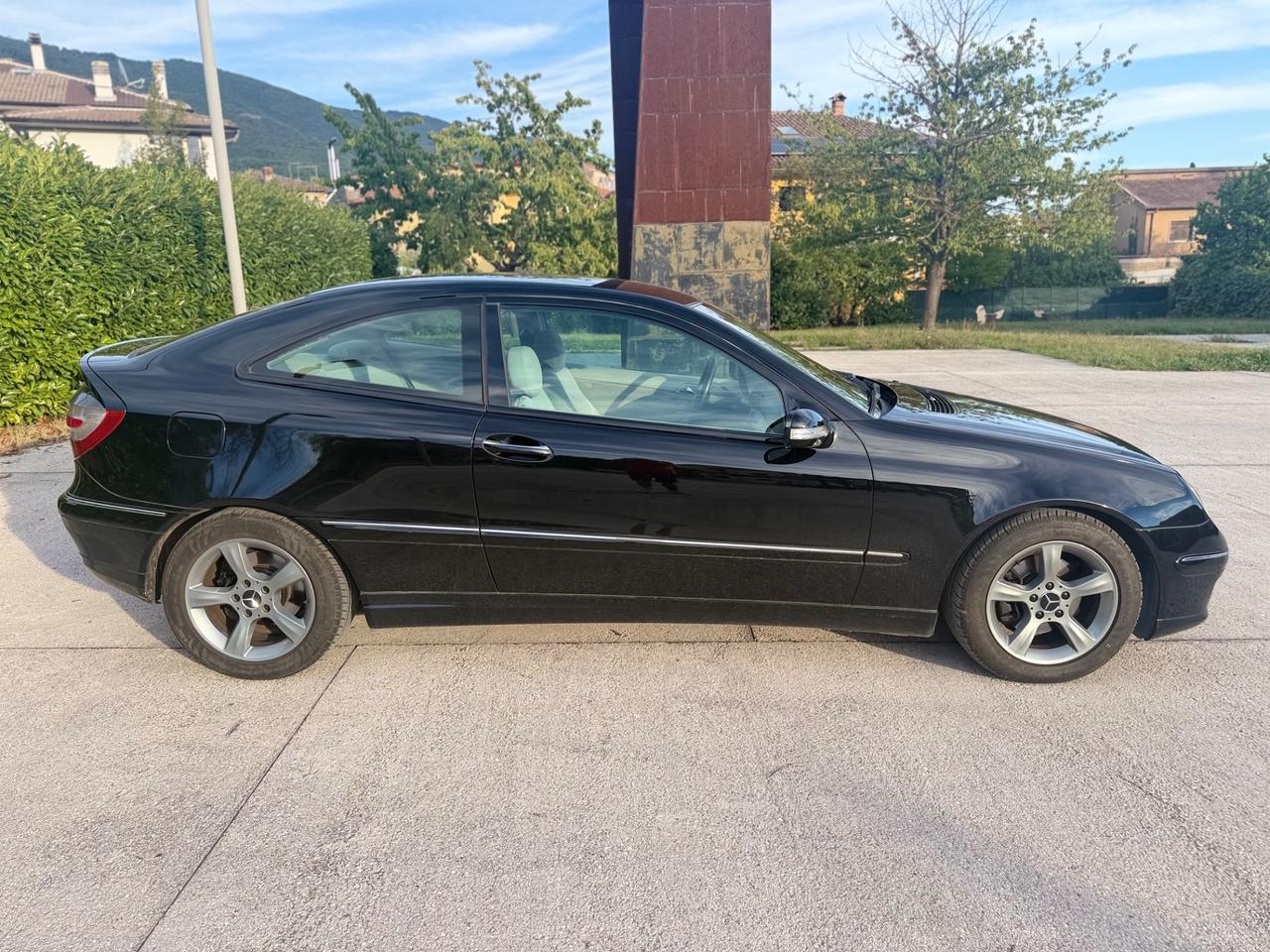 Mercedes-benz C 200 220 CDI cat Sportcoupé Elegance