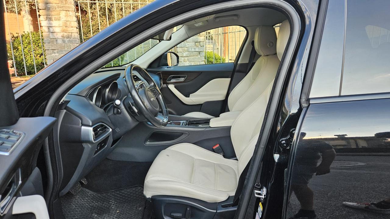 Jaguar F-Pace 2.0 D 180 CV AWD Portfolio