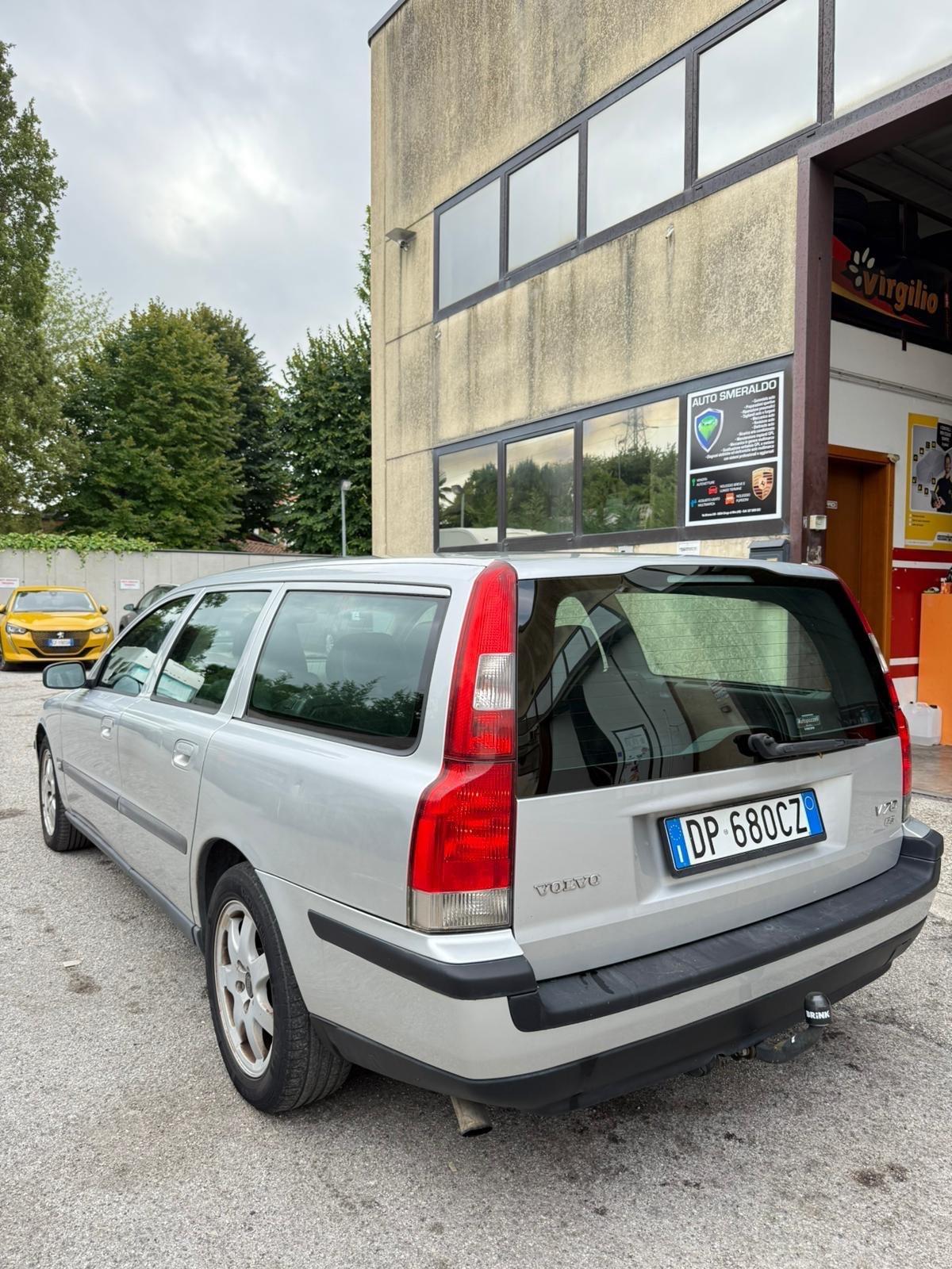 Volvo V70/XC70 V70 2.4 D5 20V cat Summum