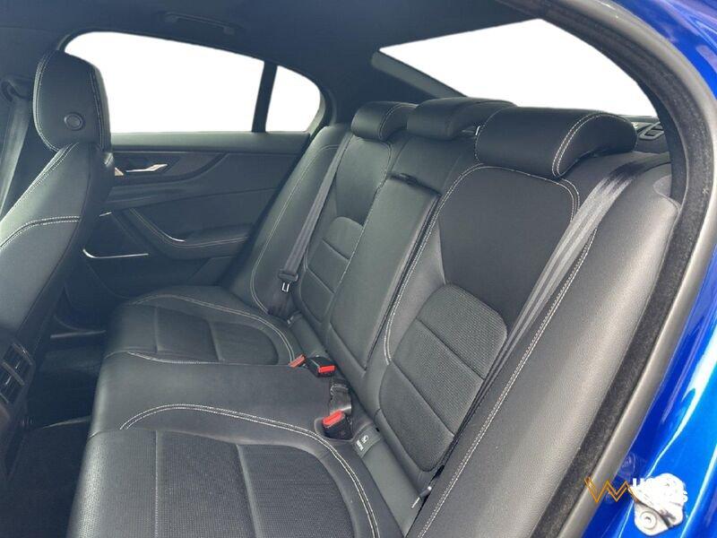 Jaguar XE 2.0 250 CV aut. R-Dynamic S
