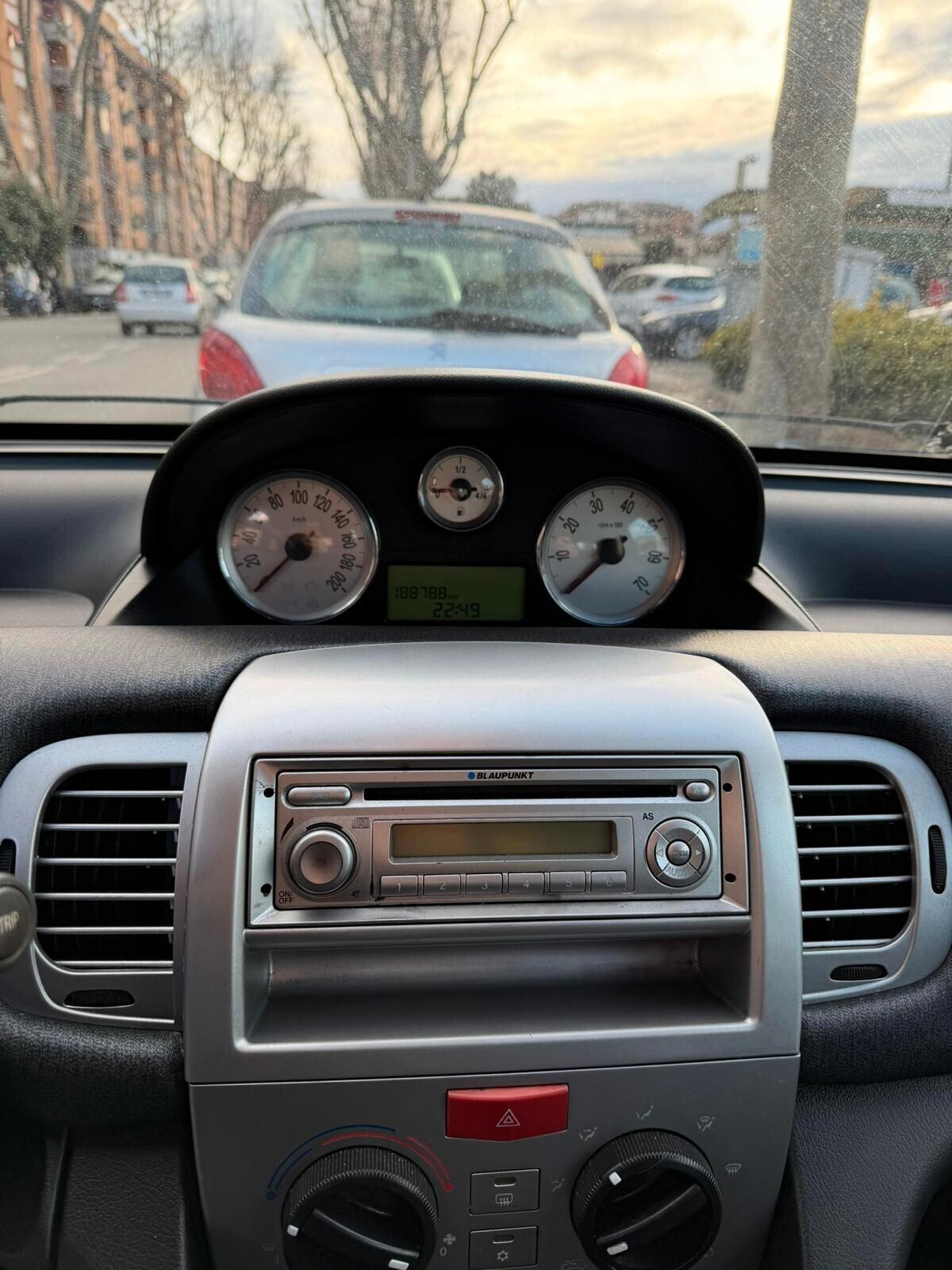 Lancia Ypsilon 1.2 Versus