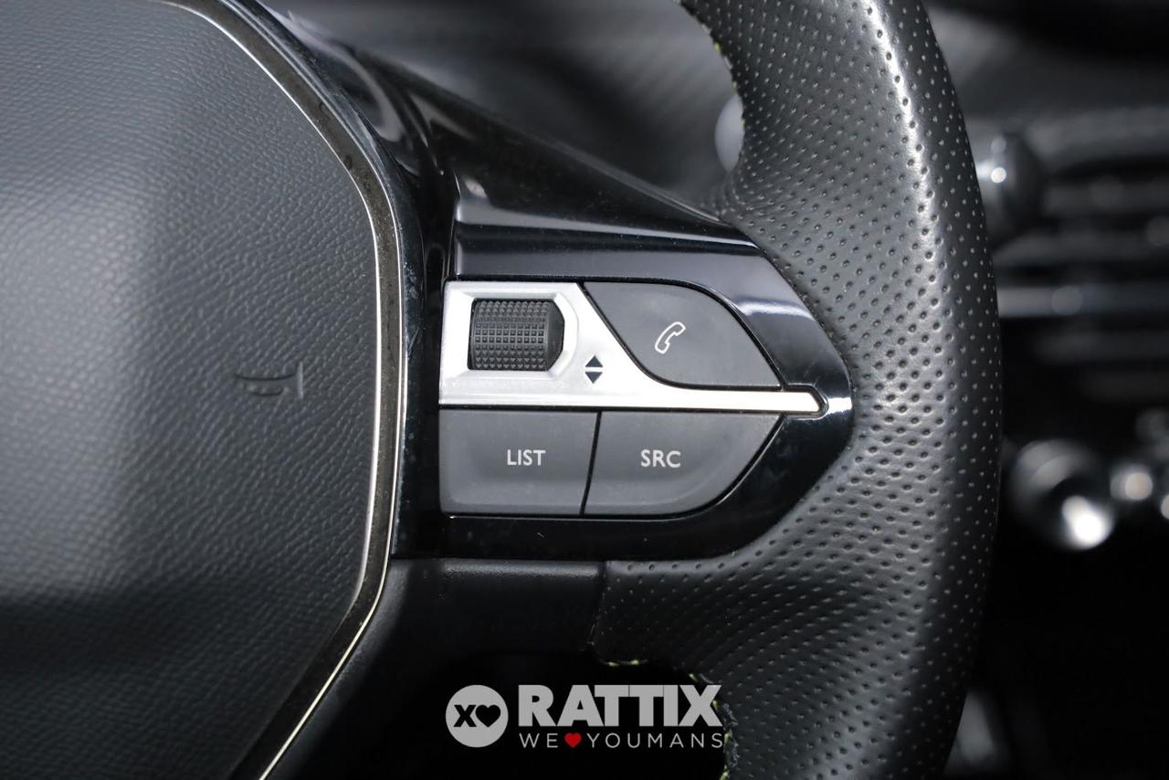 Peugeot e-2008 motore elettrico 100KW GT