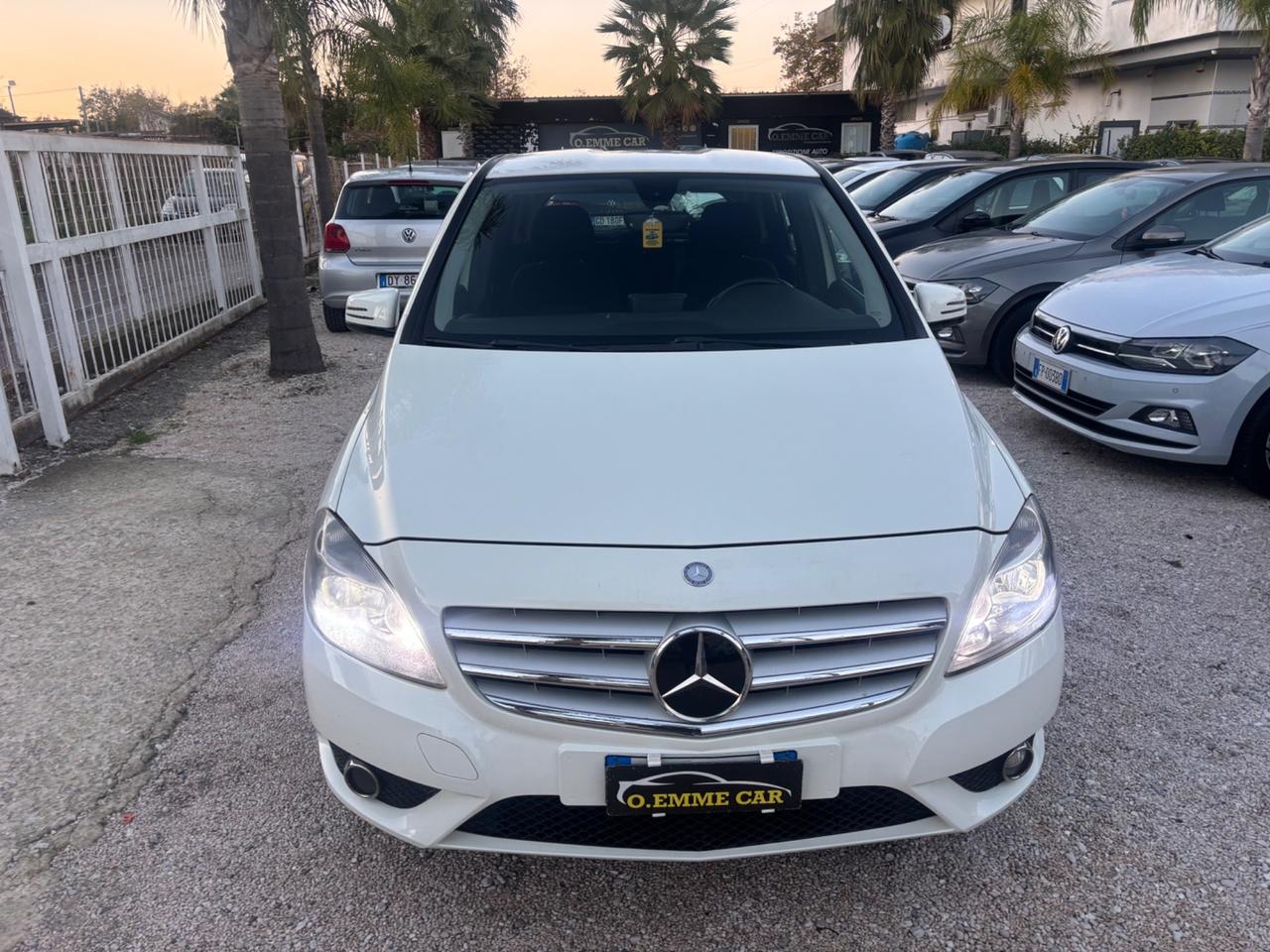 MERCEDES CLASSE B-180 PREMIUM FULL OPT