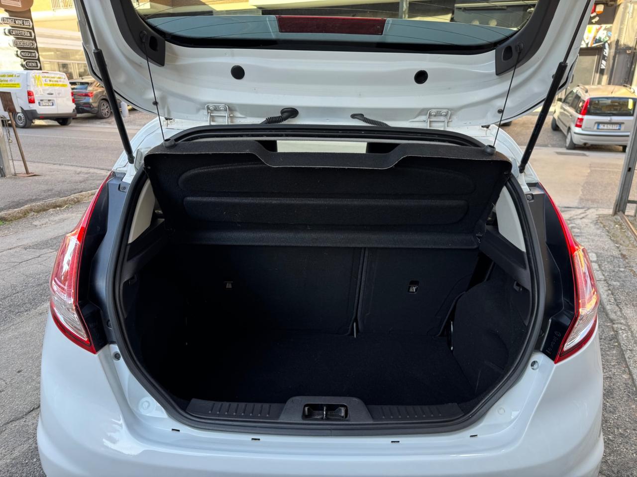 Ford Fiesta 1.4 5 porte GPL Business