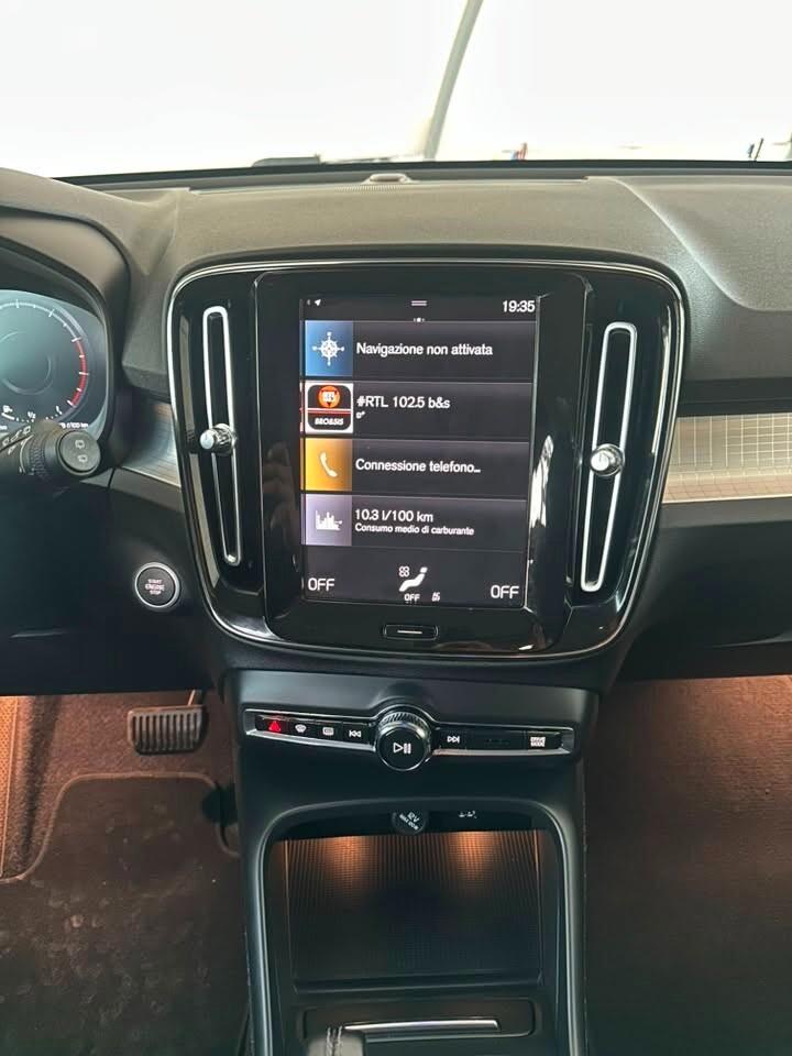 Volvo XC40 T2 Geartronic Momentum Core