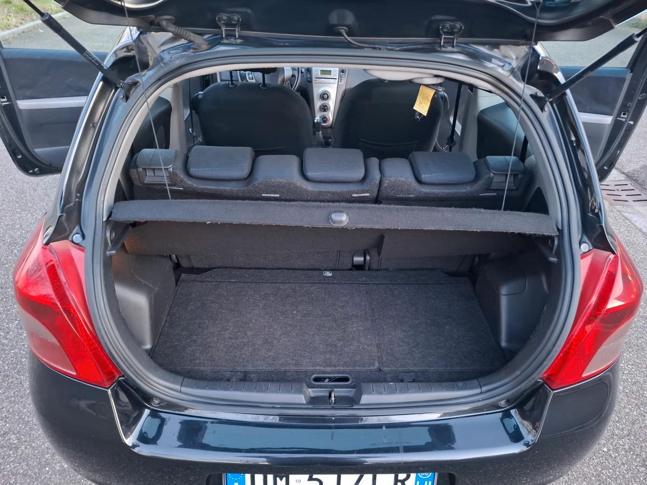 Toyota Yaris 1.0 3 porte SOLAMENTE 112.000 KM