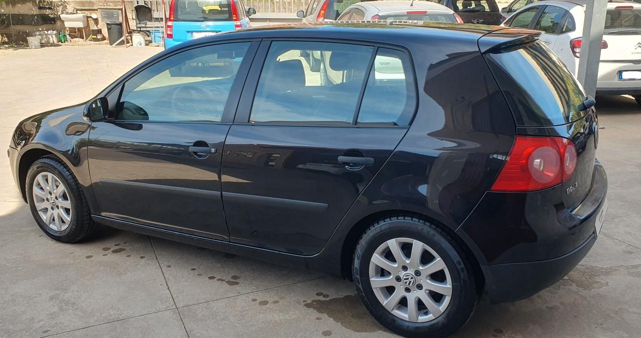 Volkswagen Golf 1.9 TDI 5p. Sportline