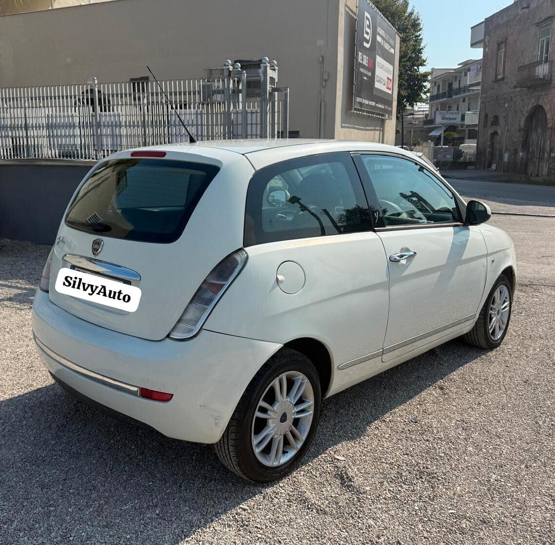 Lancia Ypsilon 1.3 MJT 75 CV E-Collection
