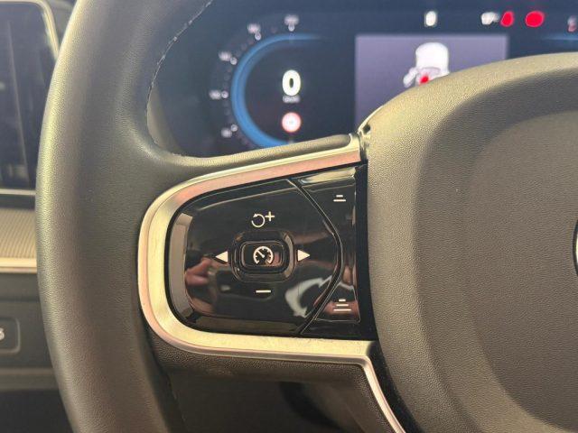 VOLVO XC60 B4 (d) AWD automatico Plus Dark